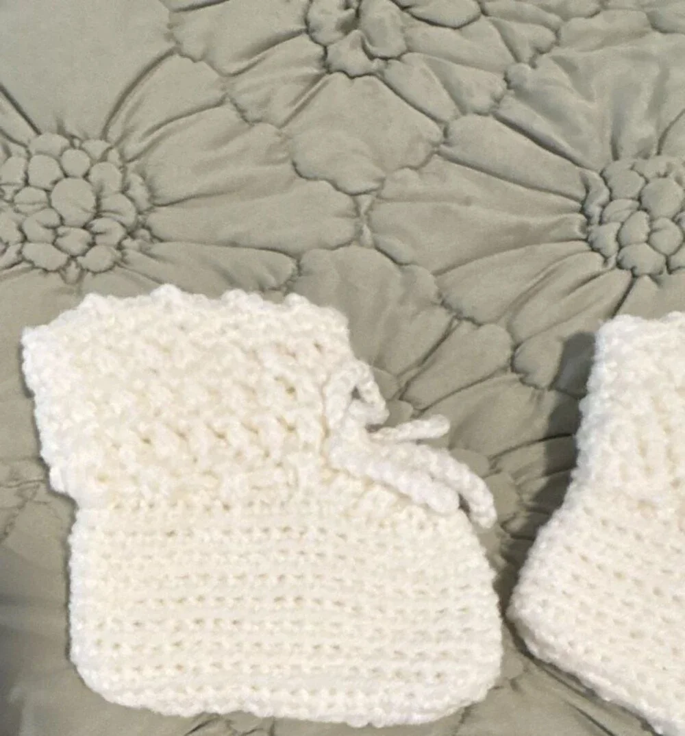Vintage Handmade Crocheted White Baby Booties A3